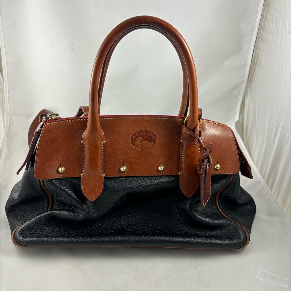 Dooney & Bourke Wilson all leather large tote shoulder bag